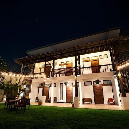 Croissant Hotel And Cafe Chiang Rai Exterior photo