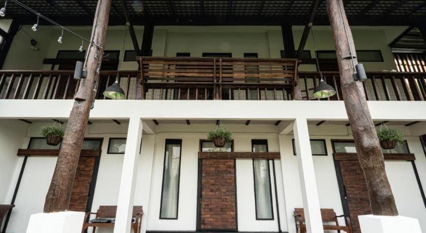 Croissant Hotel And Cafe Chiang Rai Exterior photo